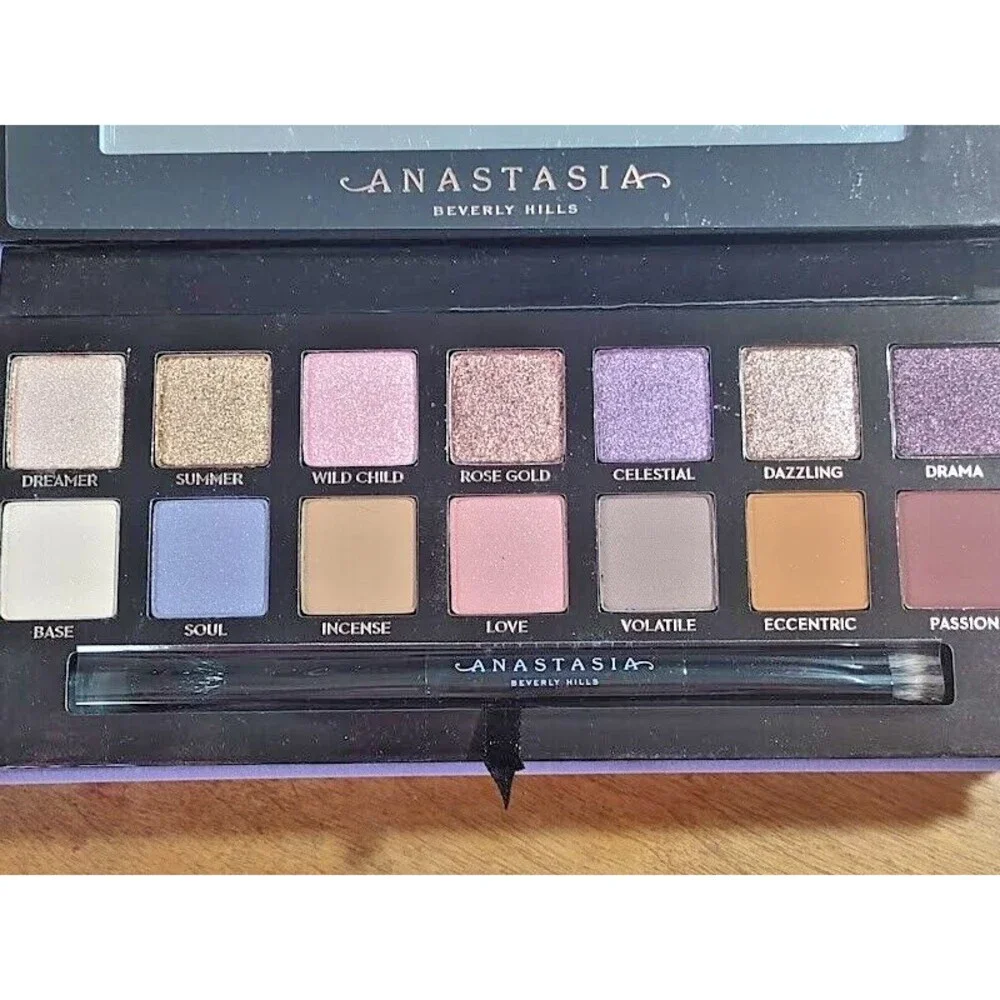 Anastasia Beverly Hills Norvina Eyeshadow Palette 14 Pan Eye Color Brush Mirror